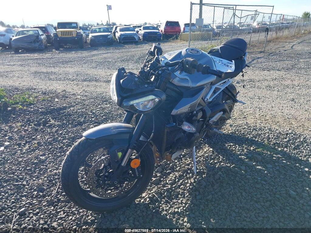 SMTA604S2RTBR0818 2024 TRIUMPH MOTORCYCLE STREET TRIPLE photo no. 2