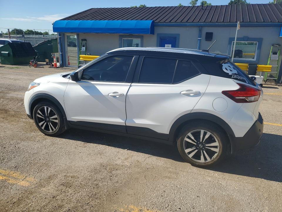 2020 NISSAN KICKS SV — Фото 2 из 12