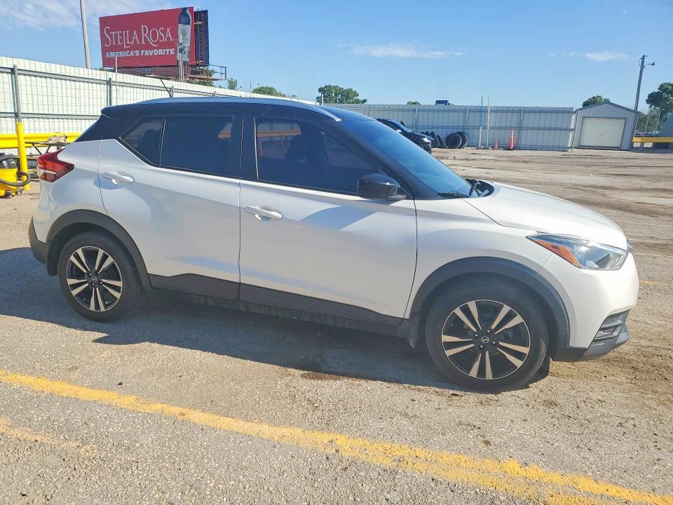 2020 NISSAN KICKS SV — Фото 4 из 12