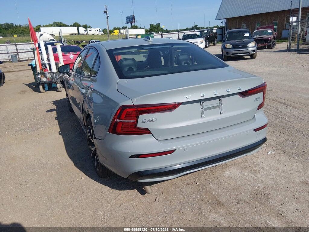 7JRL12FK2RG322112 2024 VOLVO S60 photo no. 3