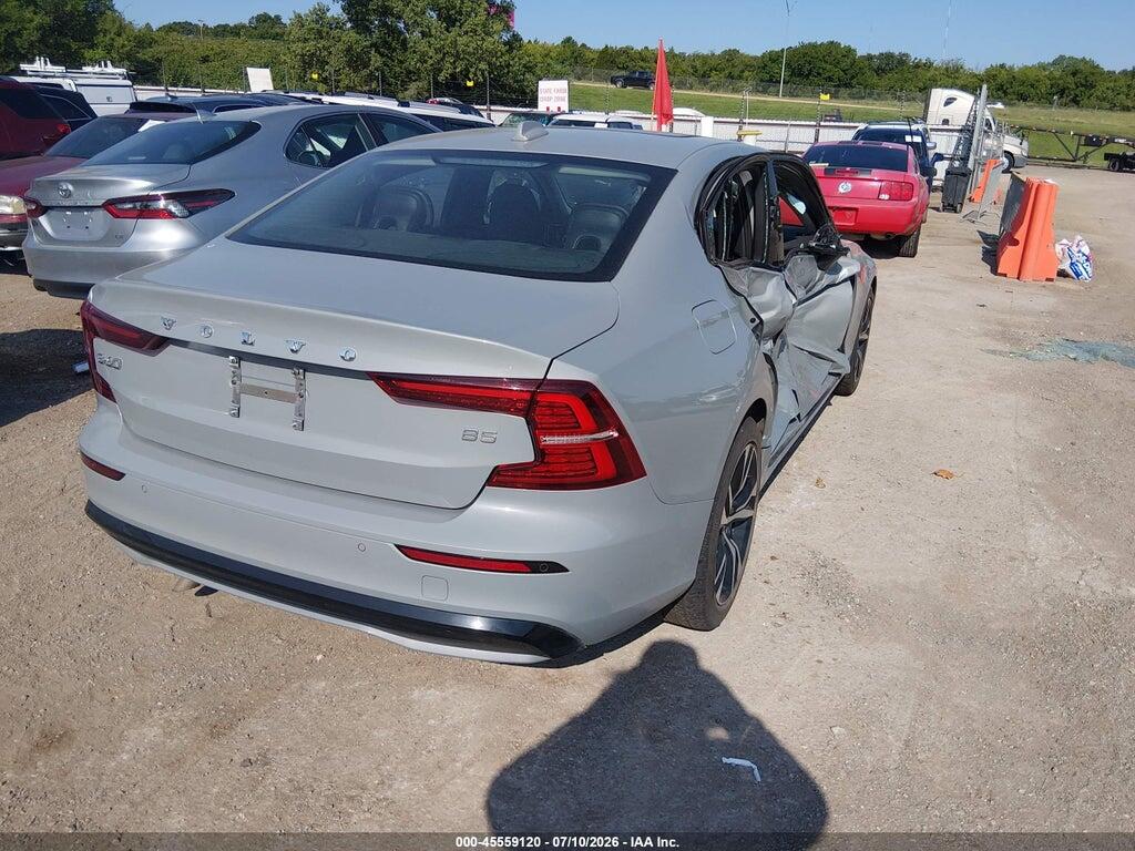 7JRL12FK2RG322112 2024 VOLVO S60 photo no. 4