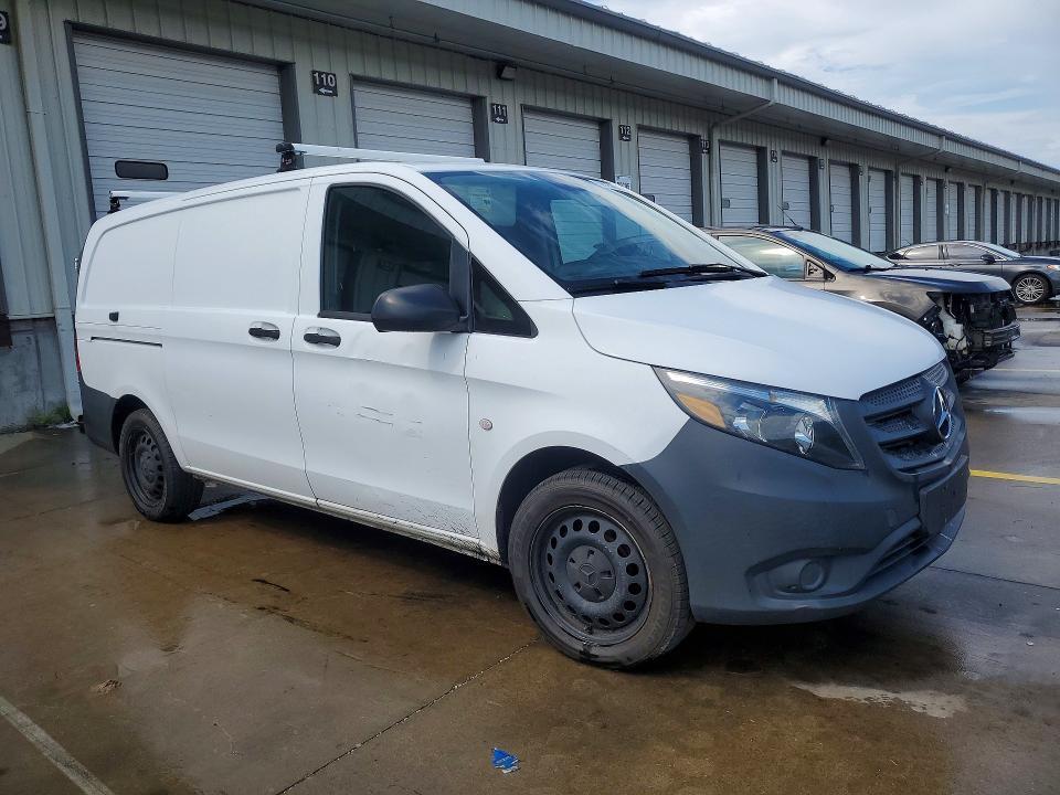 2017 MERCEDES-BENZ METRIS — Фото 4 из 13