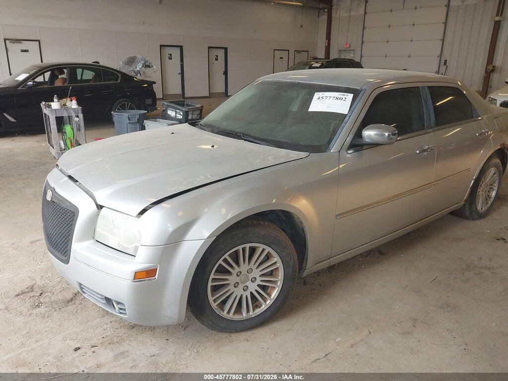 2C3CA5CV8AH233382 2010 CHRYSLER 300 photo no. 2