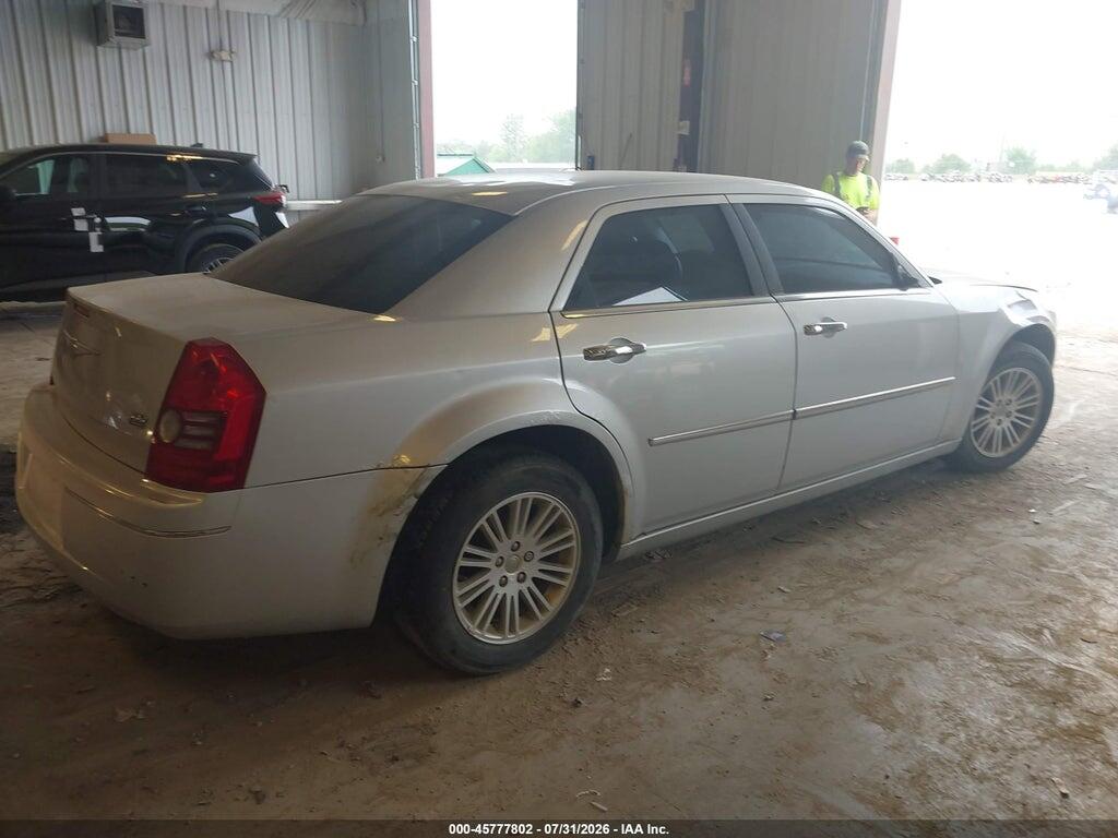 2C3CA5CV8AH233382 2010 CHRYSLER 300 photo no. 4