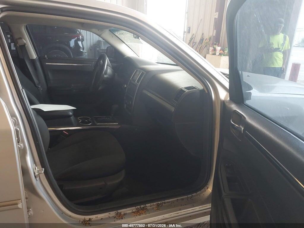 2C3CA5CV8AH233382 2010 CHRYSLER 300 photo no. 5