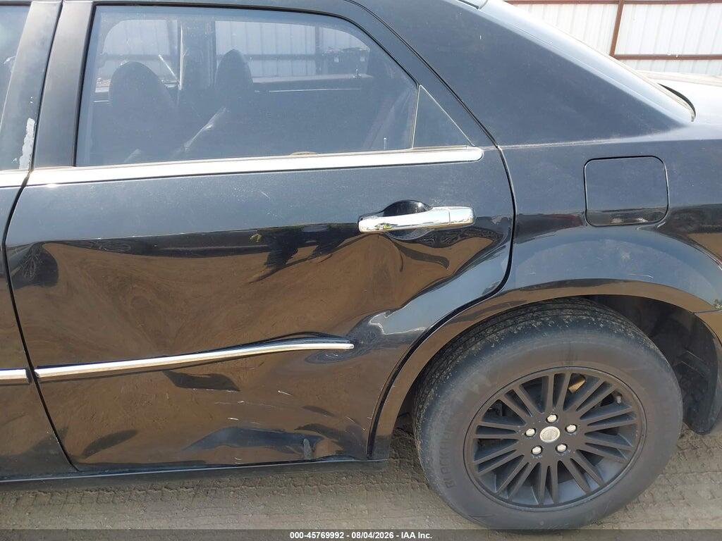 2C3CA5CV1AH328172 2010 CHRYSLER 300 photo no. 12