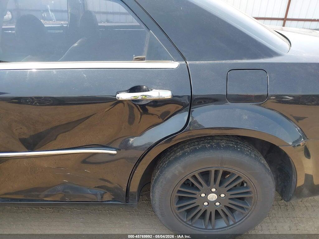 2C3CA5CV1AH328172 2010 CHRYSLER 300 photo no. 6
