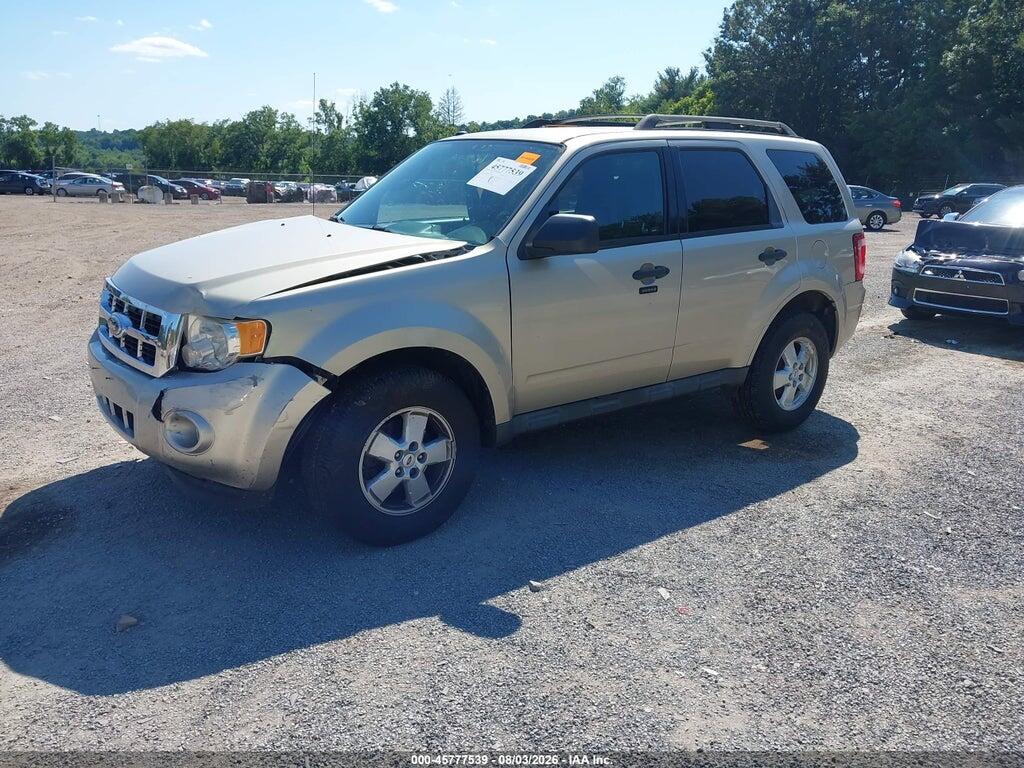 1FMCU0DG8AKC28984 2010 FORD ESCAPE photo no. 2