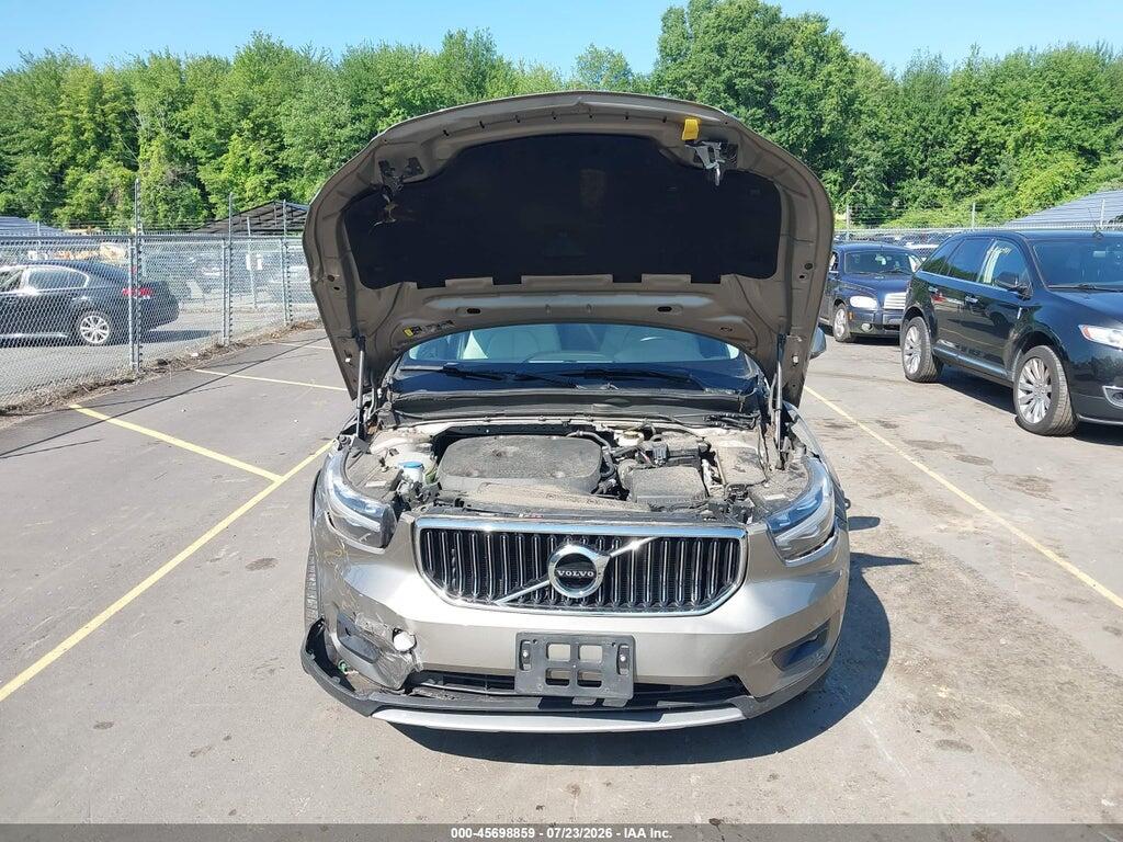 YV4162UL0M2611172 2021 VOLVO XC40 photo no. 10