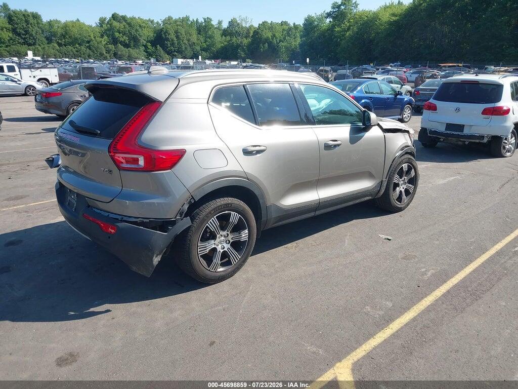 YV4162UL0M2611172 2021 VOLVO XC40 photo no. 4