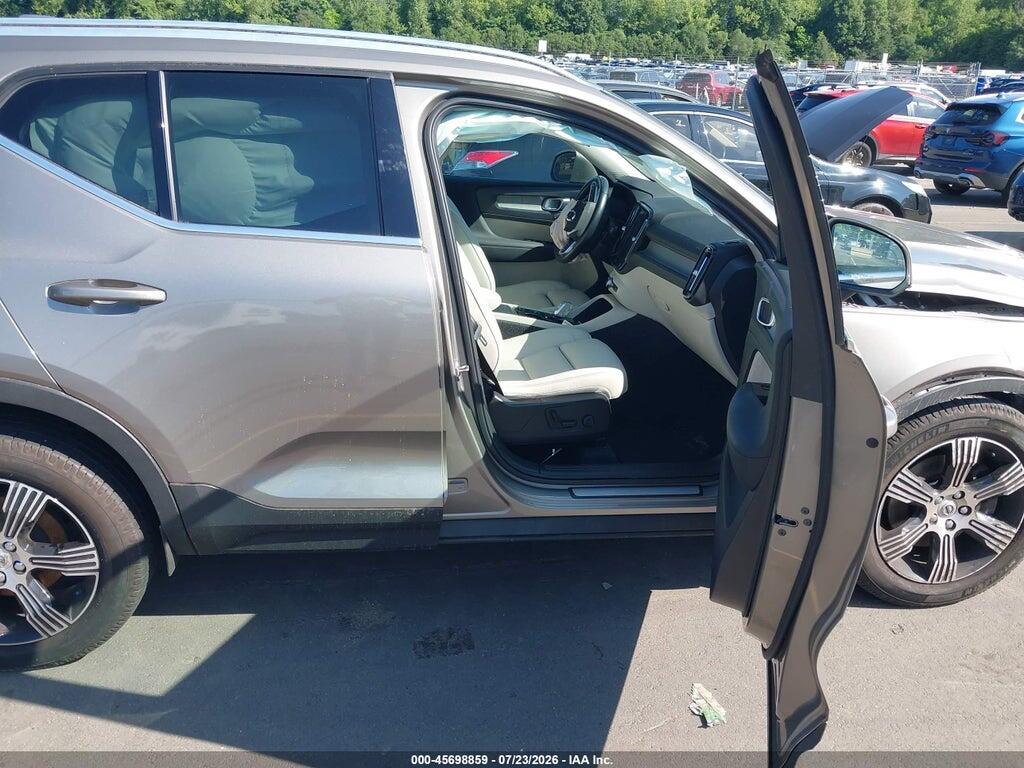 YV4162UL0M2611172 2021 VOLVO XC40 photo no. 5