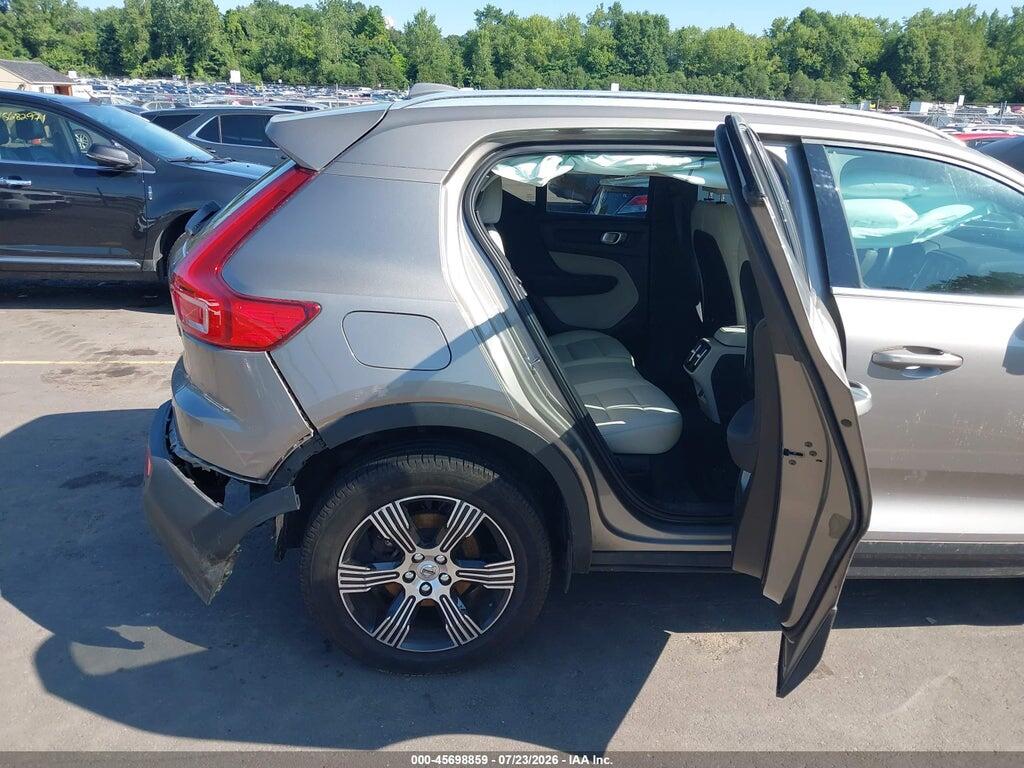 YV4162UL0M2611172 2021 VOLVO XC40 photo no. 8
