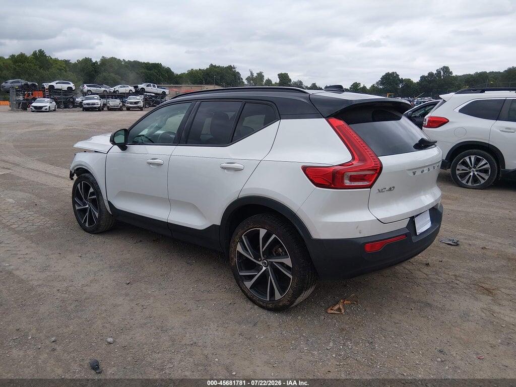 YV4162UM3M2467447 2021 VOLVO XC40 photo no. 3