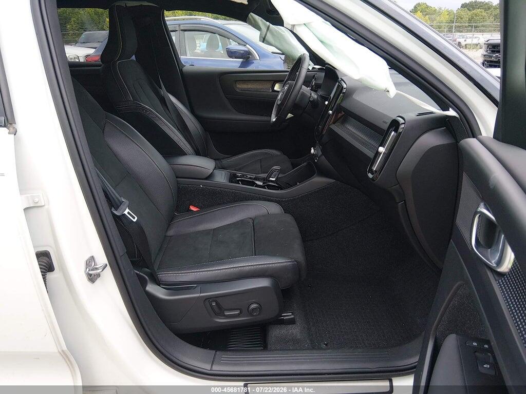 YV4162UM3M2467447 2021 VOLVO XC40 photo no. 5
