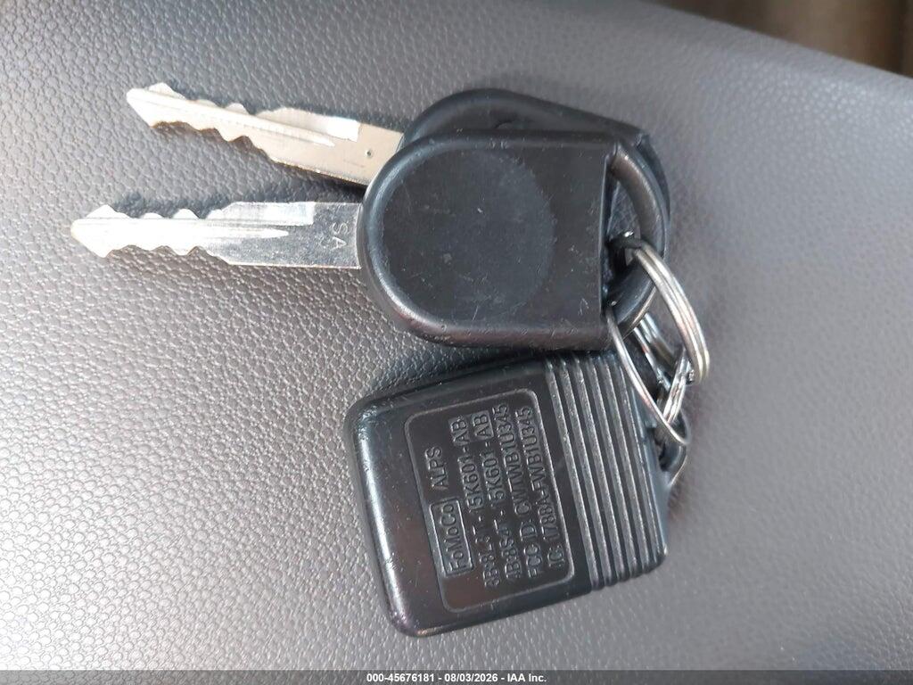 1FAHP3FN3AW231143 2010 FORD FOCUS photo no. 11