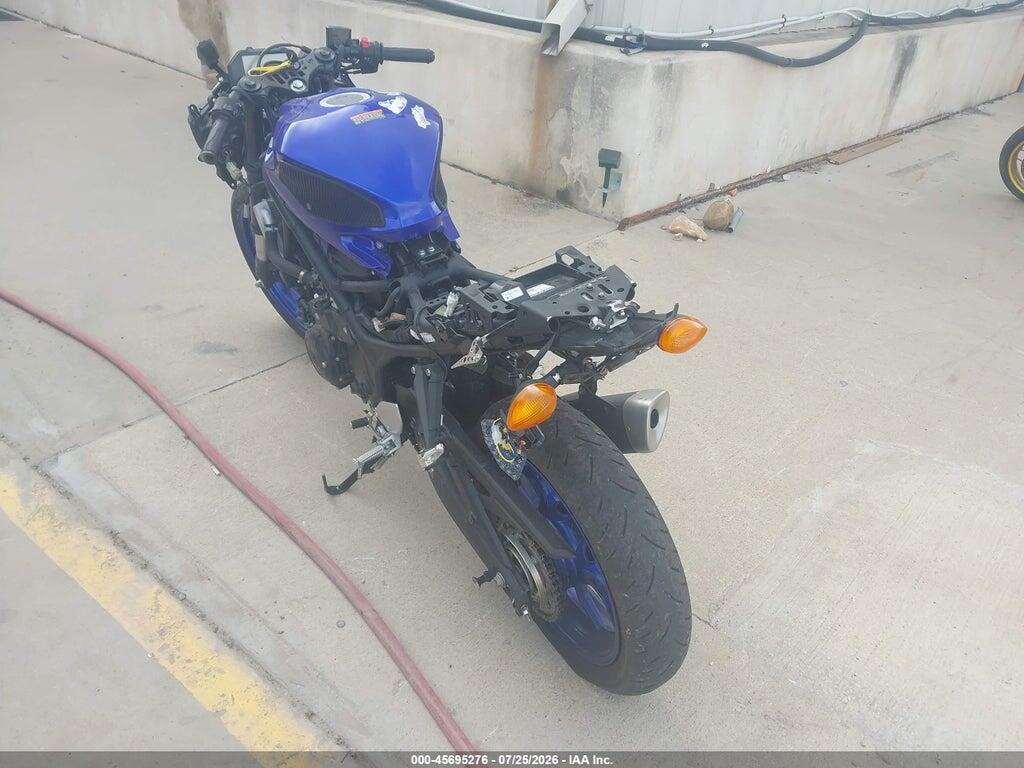 MH3RH18Y3MK005656 2021 YAMAHA YZFR3 photo no. 3