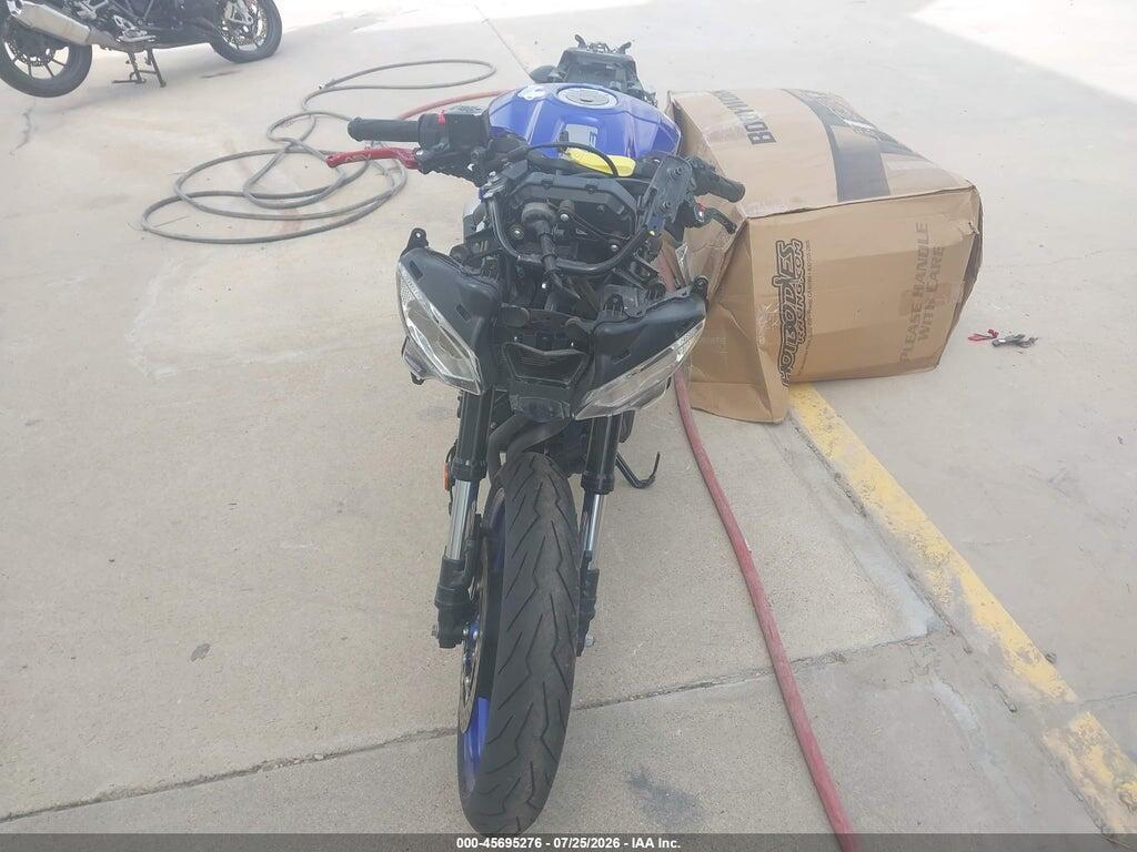 MH3RH18Y3MK005656 2021 YAMAHA YZFR3 photo no. 5