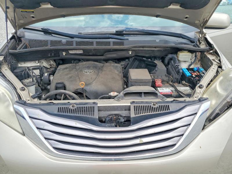 2017 TOYOTA SIENNA XLE 8-PASSENGER — Фото 12 из 13