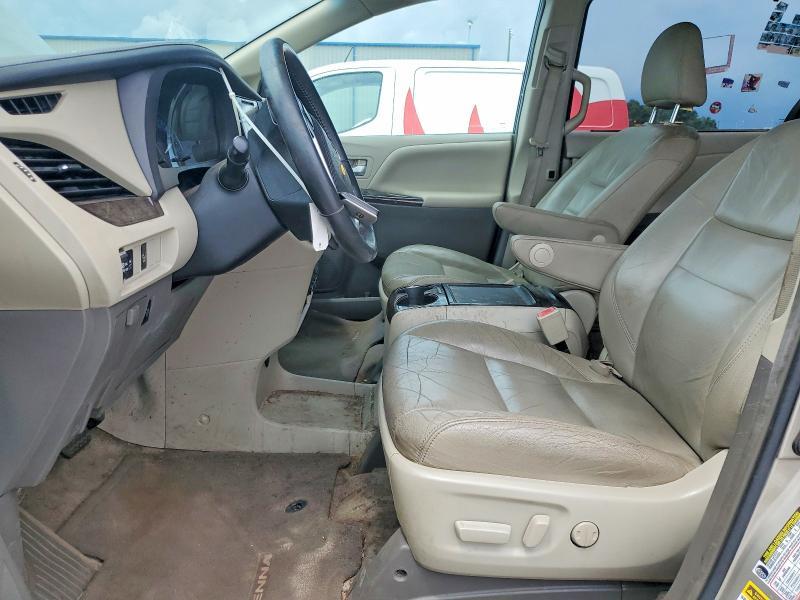 2017 TOYOTA SIENNA XLE 8-PASSENGER — Фото 7 из 13