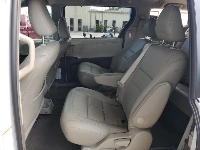 2017 TOYOTA SIENNA XLE — Фото 10 из 12