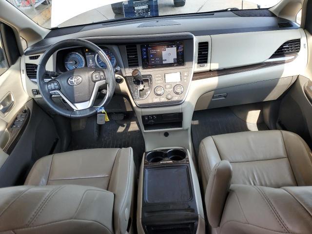 2017 TOYOTA SIENNA XLE — Фото 8 из 12