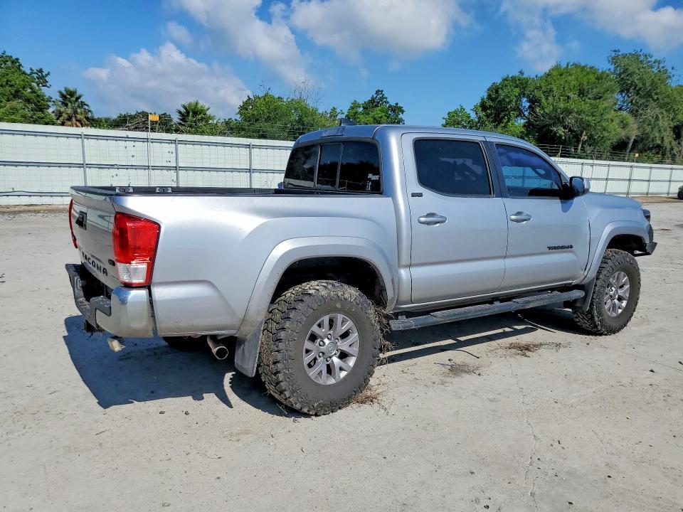 2017 TOYOTA TACOMA SR5 V6 — Фото 3 из 12