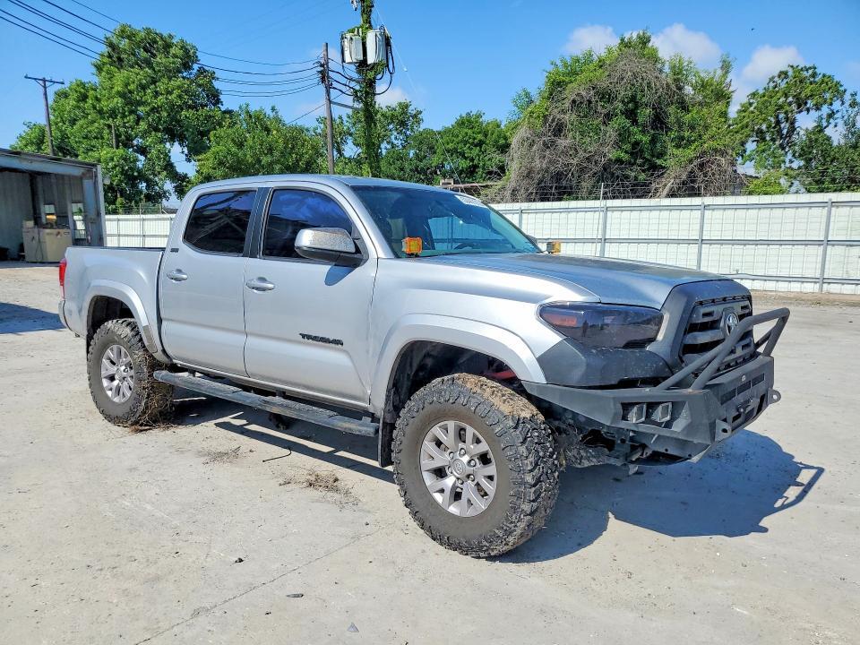 2017 TOYOTA TACOMA SR5 V6 — Фото 4 из 12