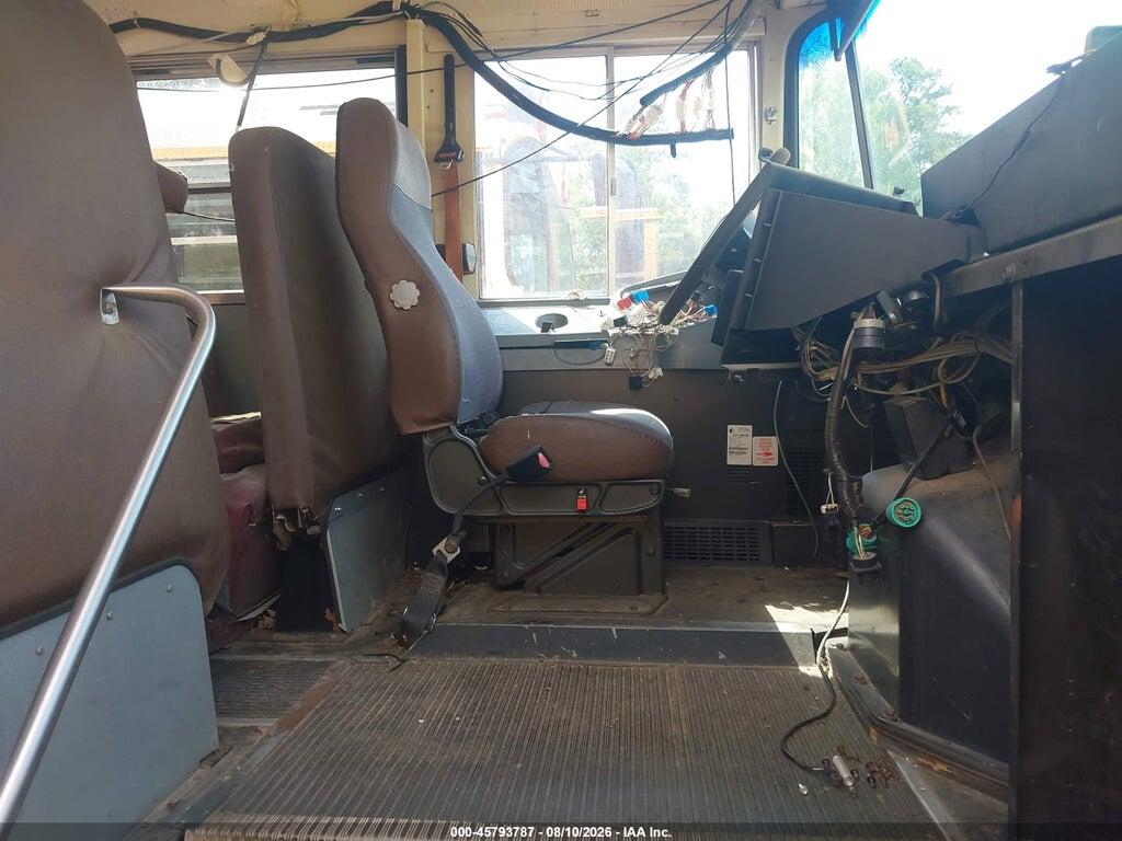 4DRBUAAN2AB175915 2010 IC CORPORATION 3000 photo no. 5