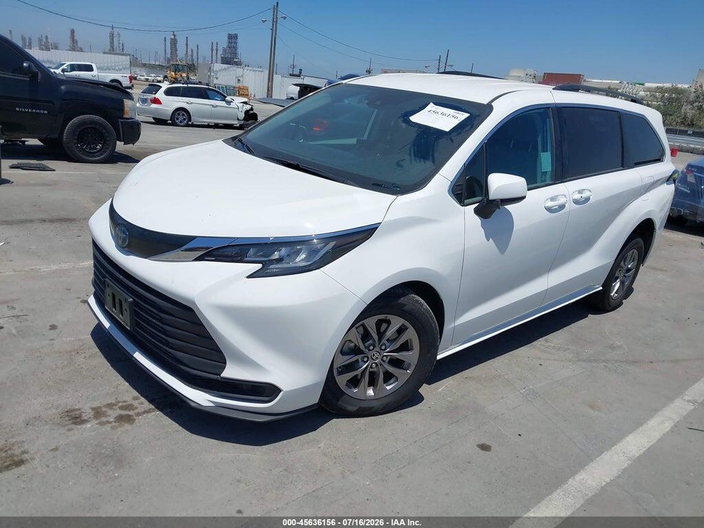 5TDKRKEC6PS161084 2023 TOYOTA SIENNA photo no. 2