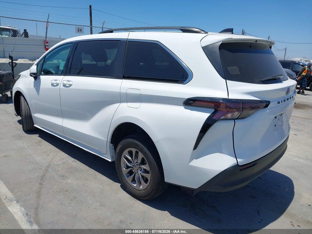 5TDKRKEC6PS161084 2023 TOYOTA SIENNA photo no. 3