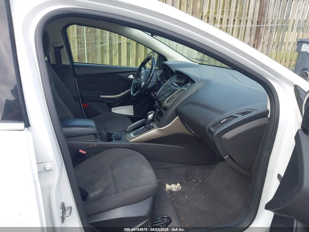 1FAHP3M28CL393606 2012 FORD FOCUS photo no. 5