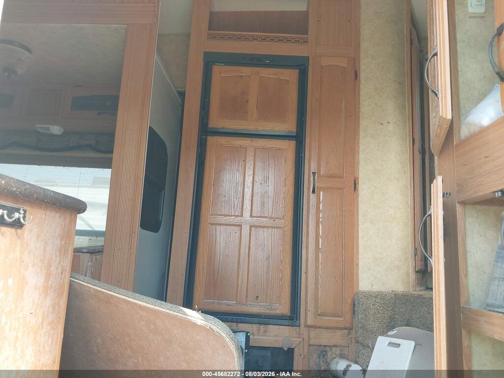 4YDF31826AE600438 2010 KEYSTONE RV OTHER photo no. 5