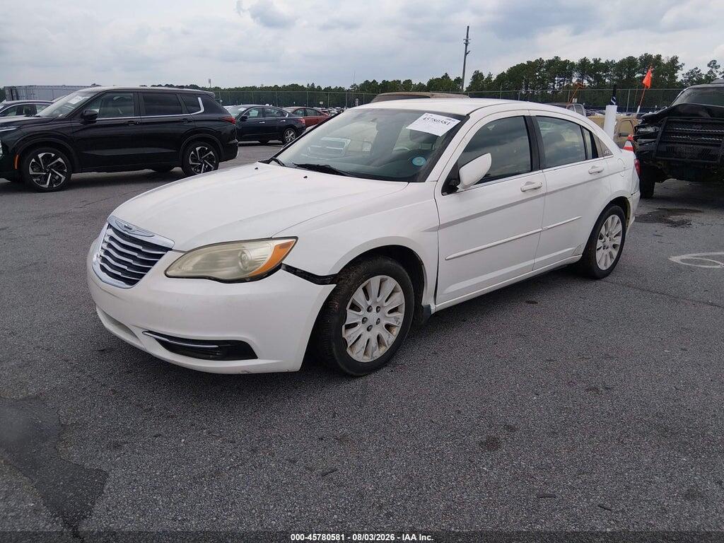1C3BC4FB8BN515693 2011 CHRYSLER 200 photo no. 2