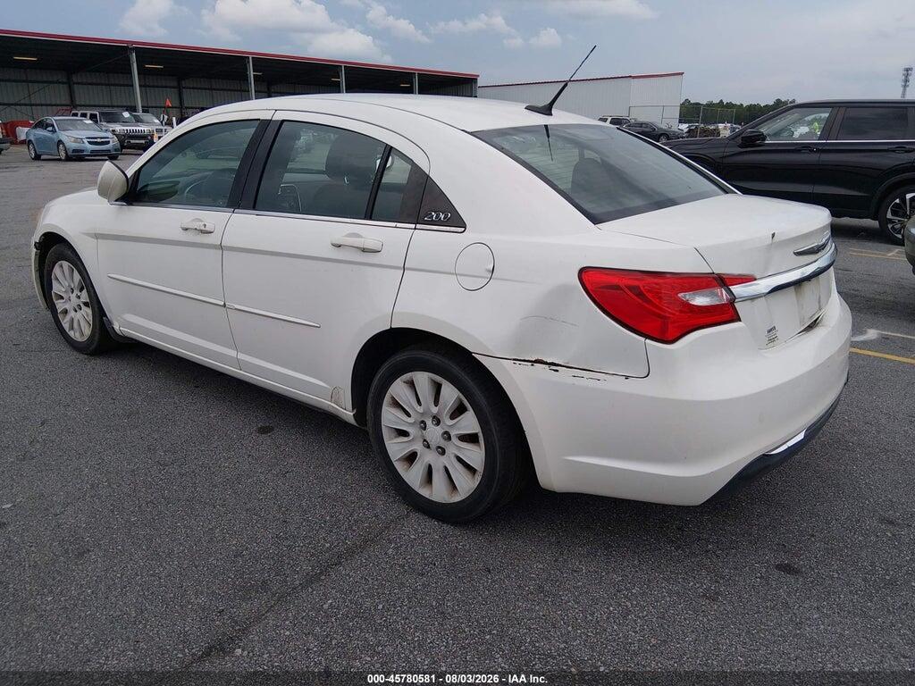 1C3BC4FB8BN515693 2011 CHRYSLER 200 photo no. 3
