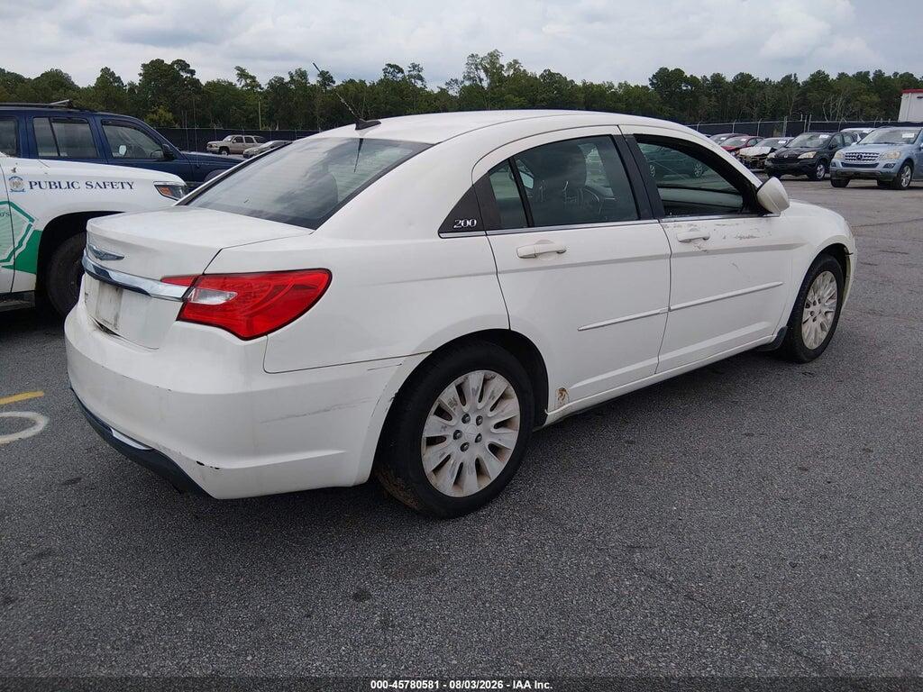 1C3BC4FB8BN515693 2011 CHRYSLER 200 photo no. 4