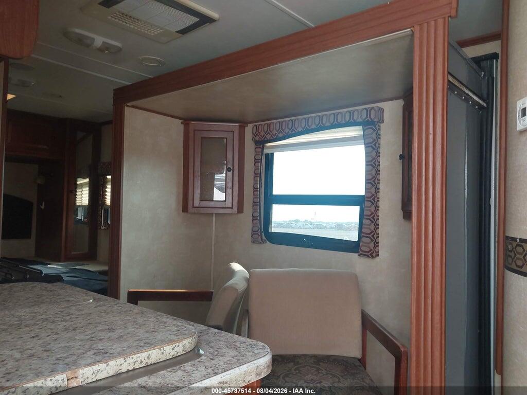 5RXTC2126B1020344 2011 CRUISER VIEWFINDER photo no. 5