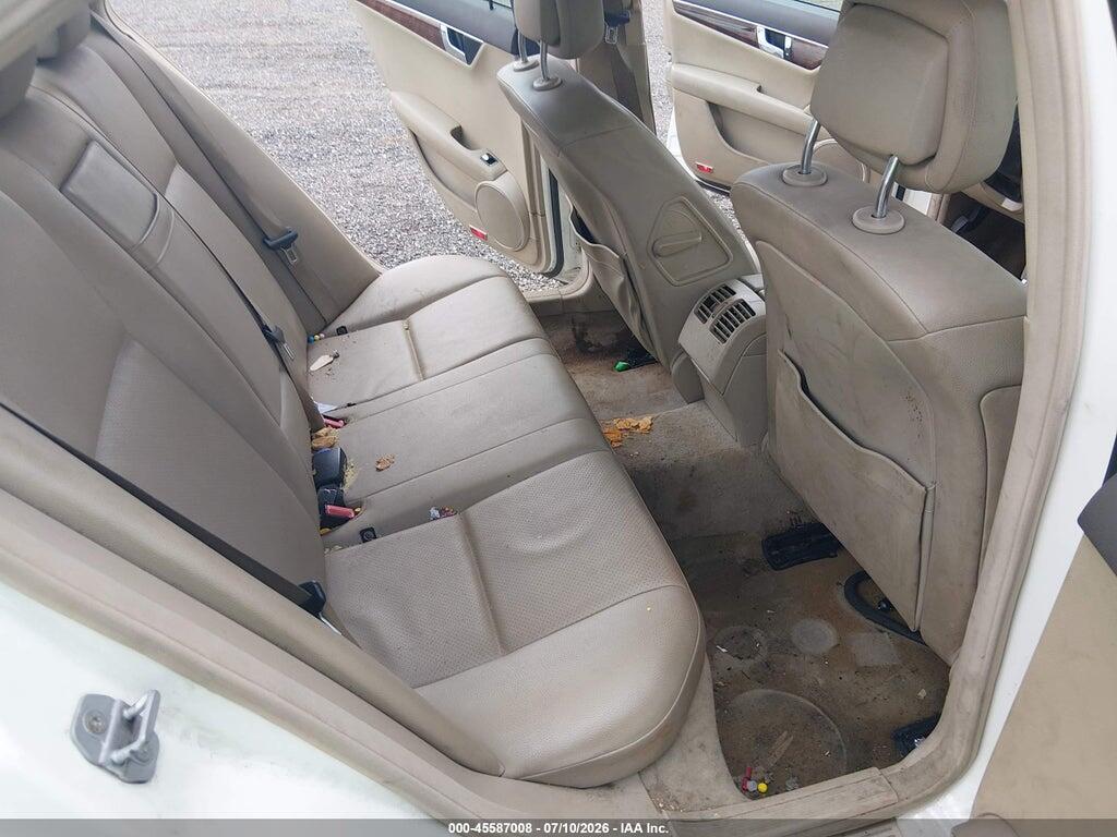 WDDGF5EB3AR102111 2010 MERCEDES-BENZ C 300 photo no. 8