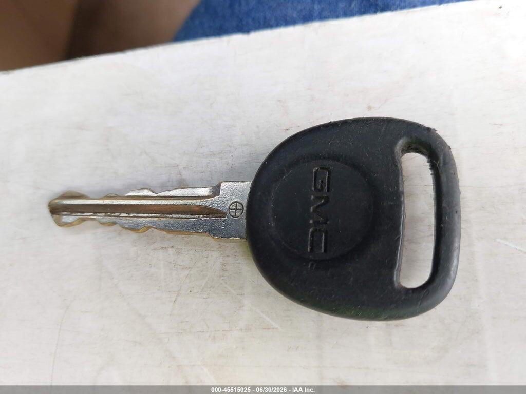 1GKS2MEF5CR306980 2012 GMC YUKON XL 1500 photo no. 11