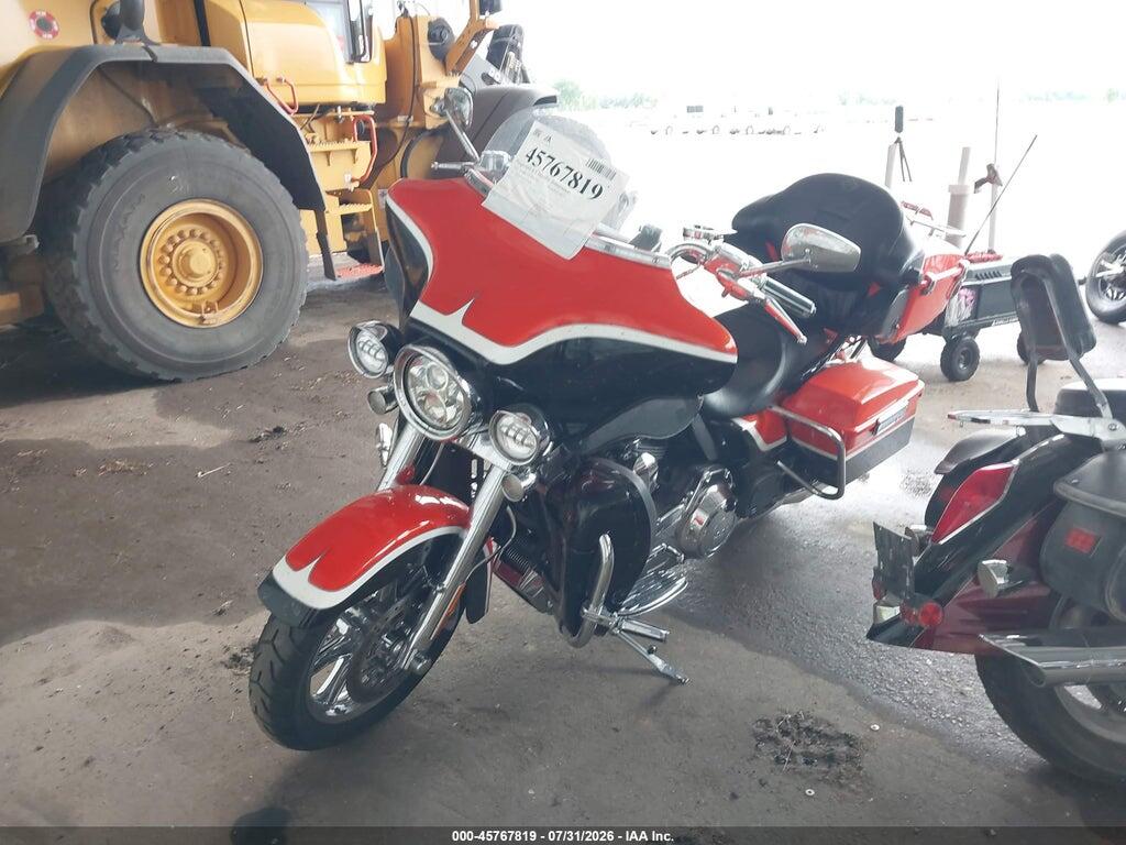 1HD1PR814CB955098 2012 HARLEY-DAVIDSON FLHTCUSE7 photo no. 2
