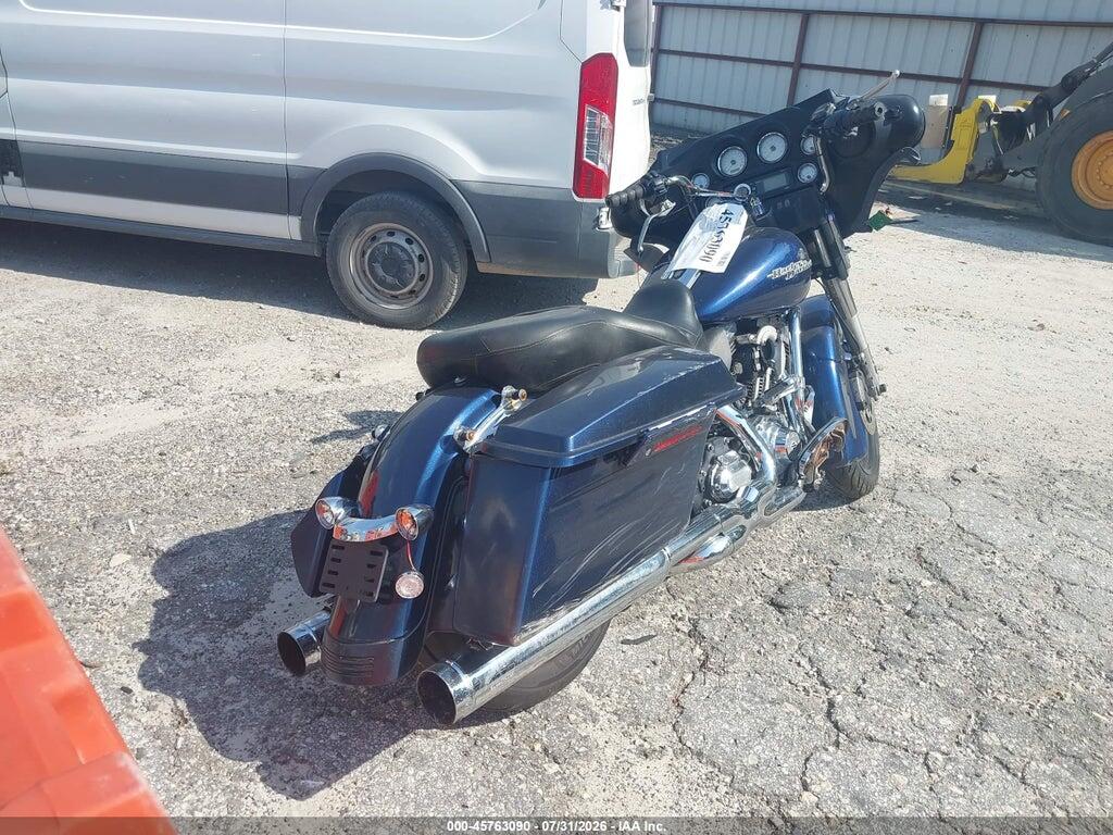 1HD1KBM15CB617057 2012 HARLEY-DAVIDSON FLHX photo no. 4