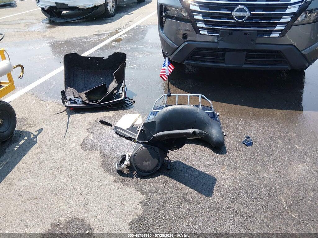 1HD1FCM15CB683912 2012 HARLEY-DAVIDSON FLHTCU photo no. 11