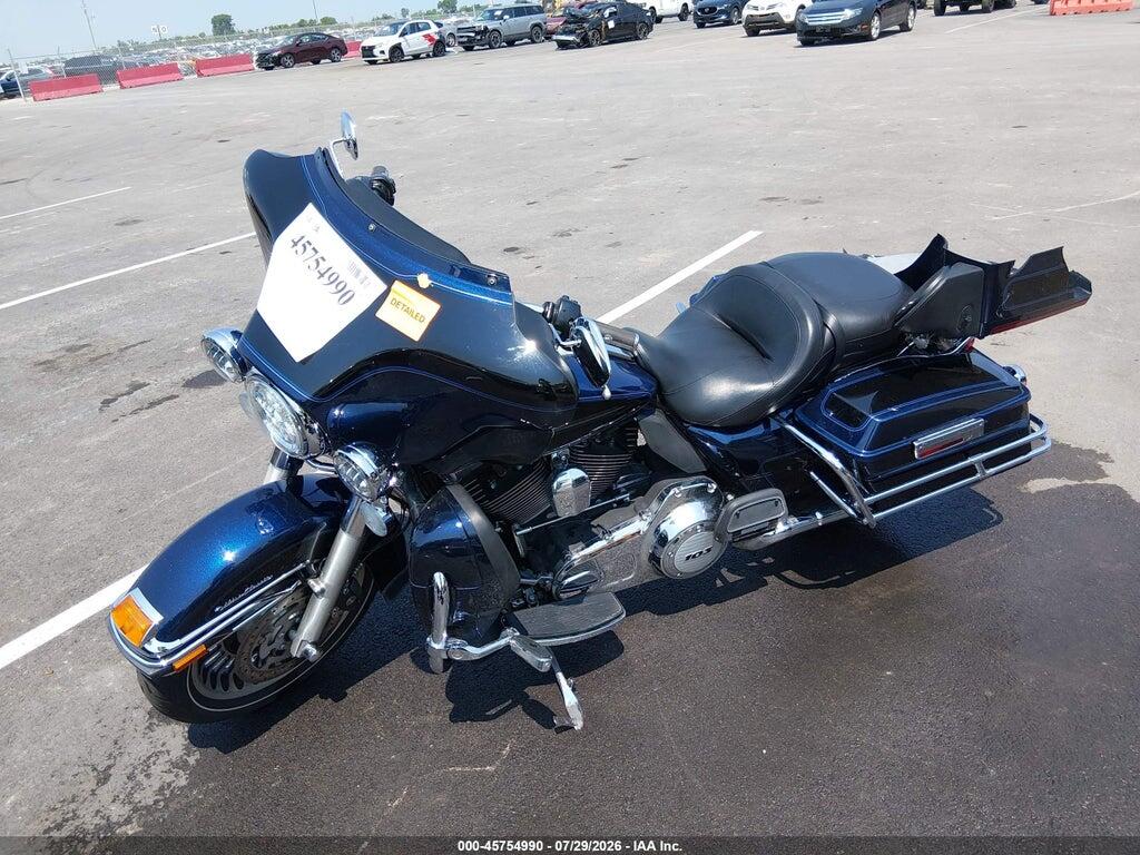 1HD1FCM15CB683912 2012 HARLEY-DAVIDSON FLHTCU photo no. 2