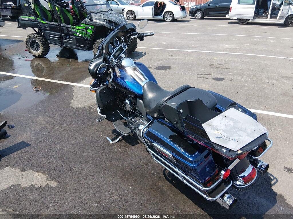 1HD1FCM15CB683912 2012 HARLEY-DAVIDSON FLHTCU photo no. 3