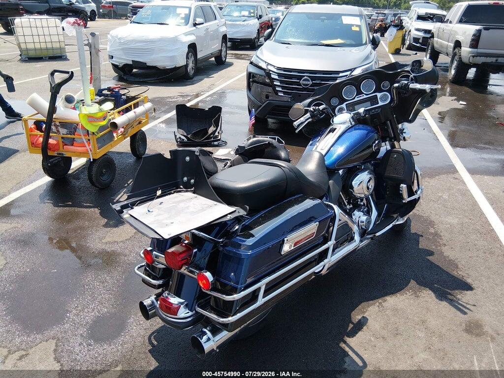 1HD1FCM15CB683912 2012 HARLEY-DAVIDSON FLHTCU photo no. 4