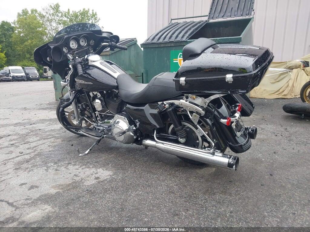1HD1KBM16CB693046 2012 HARLEY-DAVIDSON FLHX photo no. 3