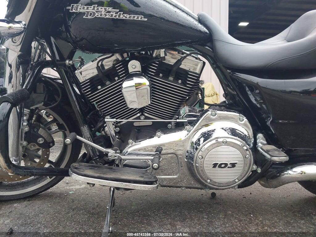 1HD1KBM16CB693046 2012 HARLEY-DAVIDSON FLHX photo no. 9