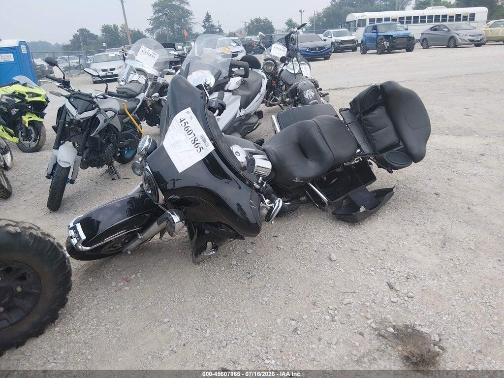 1HD1KEM18CB689601 2012 HARLEY-DAVIDSON FLHTK photo no. 2