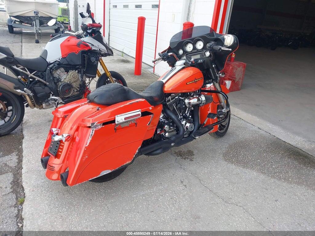 1HD1KBM15CB641729 2012 HARLEY-DAVIDSON FLHX photo no. 4