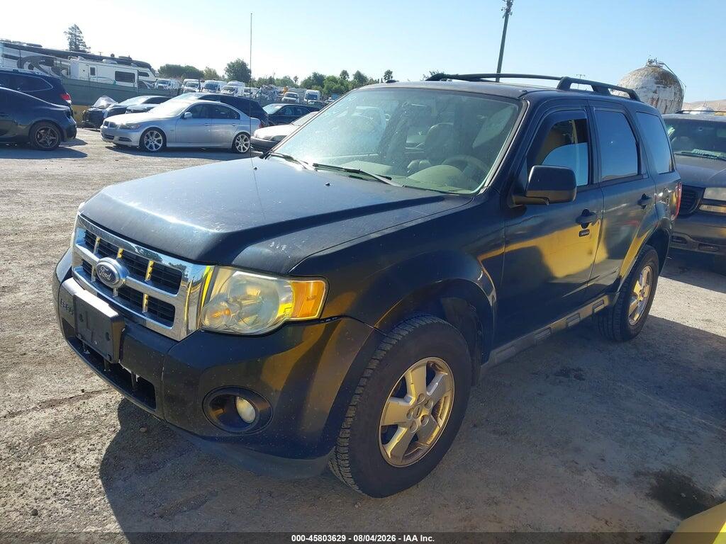 1FMCU0DG2BKA69736 2011 FORD ESCAPE photo no. 2