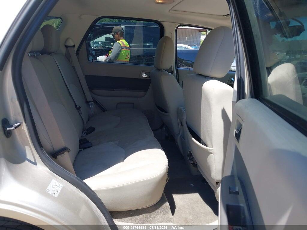 4M2CN8B77AKJ16495 2010 MERCURY MARINER photo no. 8